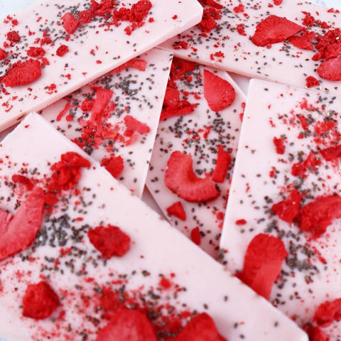 Bones & Whiskers Bones & Whiskers Strawberry Kisses (Freeze Dried Strawberries & Chia Seeds) - iPantry