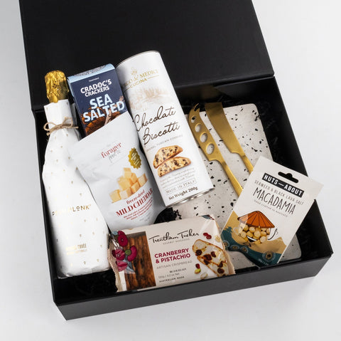 GiftSec Gold Sparkling Hamper - iPantry UAE