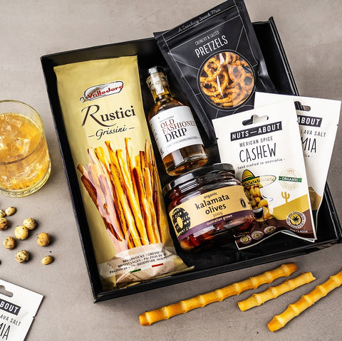 GiftSec Old Fashioned Hamper - iPantry UAE