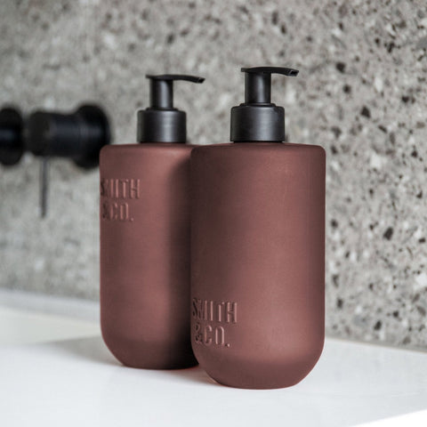 Smith & Co Hand and Body Wash 400ml Black Oud & Saffron - iPantry UAE